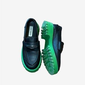 Women’s Black and Green Loafers size 6